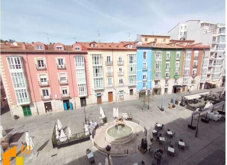Foto b40d11e9-d924-411e-afb3-58233ac2cf2f. Pis amb calefacció a Casco Antiguo Burgos