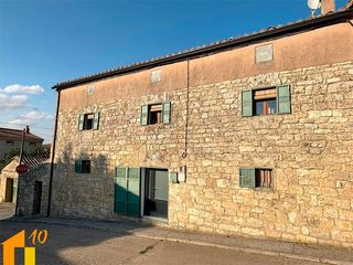 Rent Chalet  Calle mamarron. Casa de piedra reformada de 330 m2 para entrar a vivir