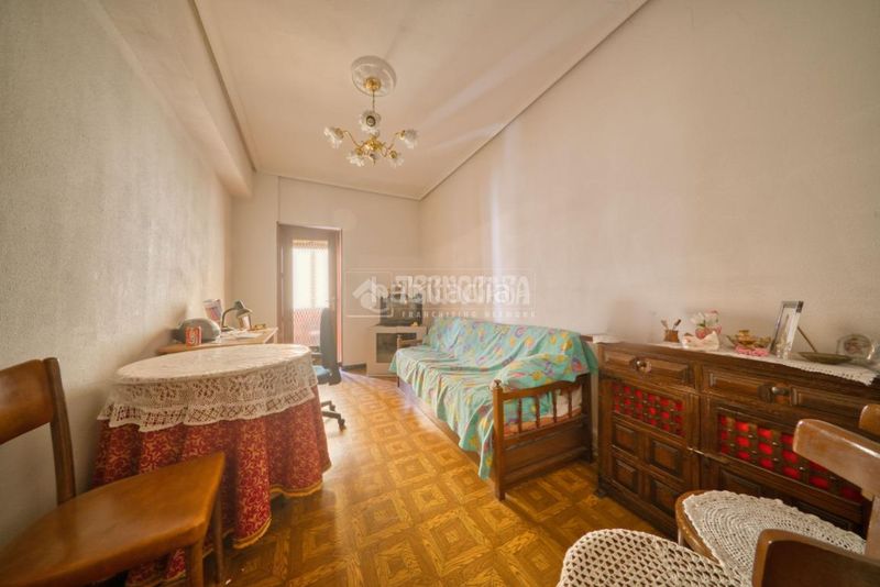 Foto c917d0b4-59cf-4ea5-b298-4586e71713d6. Pis amb calefacció aparcament a Delicias Valladolid