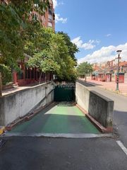 Posto auto in Delicias. Boxplaza de garaje en venta en valladolid