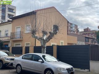 Xalet  Cid. Casa unifamiliar con jardin