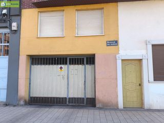 Alquiler Parking coche en Santa Catalina - Ferial. Plaza de garaje cerrada en aranda de duero