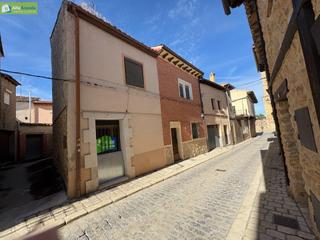 Masia a Las llanas 6. Casa de pueblo en gumiel de izan