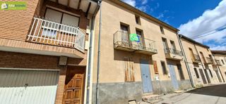 Casa  Calle barrio del perro 3. Vivienda para reformar en fuentecén