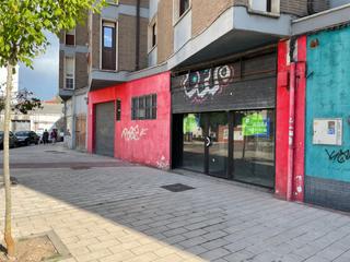 Rent Business premise in Plaza de Toros - Las Tenerías. Local comercial con muchas posibilidades