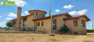 Xalet a Diseminados 1624. Vivienda unifamiliar en parcela de 6121m