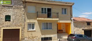 Casa a Avenida padre carro 1. Amplia vivienda en caleruega