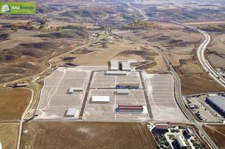 Terrain résidentiel à Poligono alto milagros 7. Suelo industrial con todos los servicios
