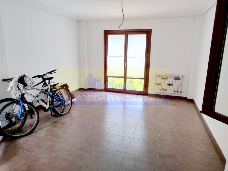 Foto 5f006e64-da47-427f-820a-ece06c09a42f. Casa aparellada a Otañes-Talledo Castro - Urdiales