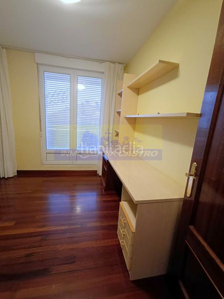 Foto 13edc1f4-3965-42b1-a732-f05c1278c7ba. Piso en Centro Castro - Urdiales