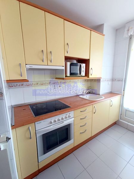 Foto c256b6a1-13a7-45f8-ade8-82130099bfa9. Piso en Centro Castro - Urdiales