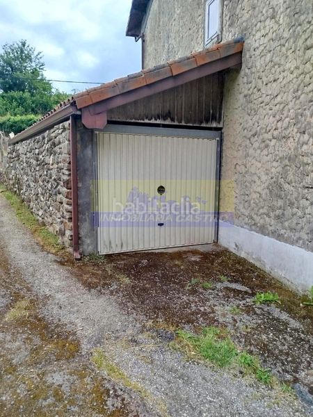 Foto a82f326c-2ac3-44fc-916f-61e75e787258. Casa aparellada a Otañes-Talledo Castro - Urdiales