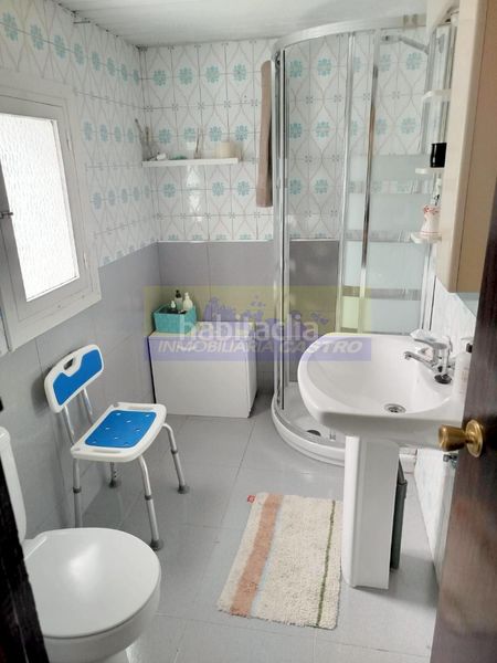 Foto b86f343b-39e0-4705-b68b-c146e9939032. Casa aparellada a Otañes-Talledo Castro - Urdiales
