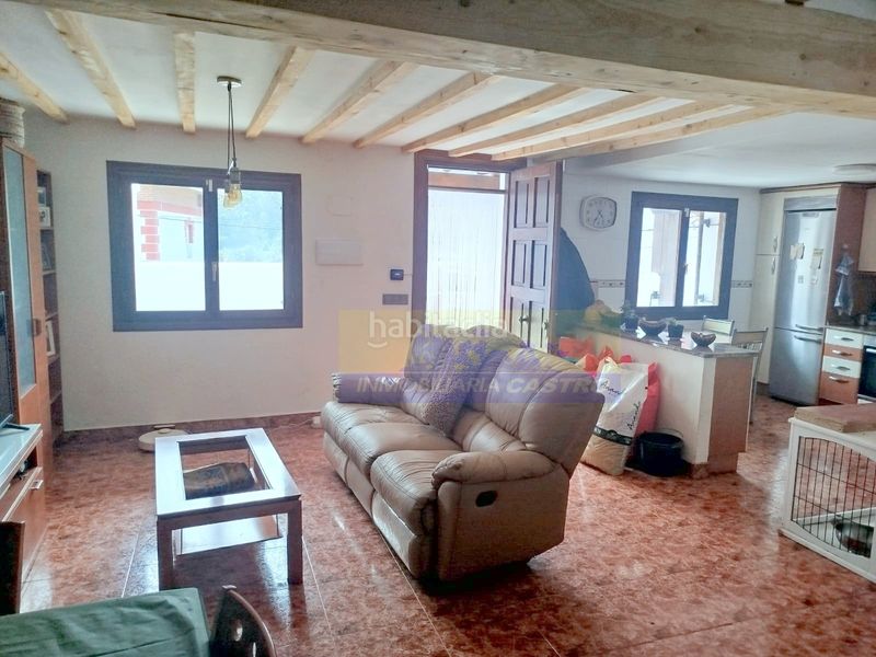 Foto caeede68-c909-40e4-8014-94a0729a9382. Casa adosada en Otañes-Talledo Castro - Urdiales