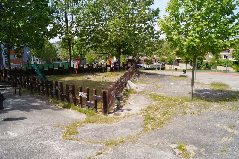 Foto a73cfeed-ff99-4c58-886e-899f7fb31459. Casa adossada amb aparcament a Aguas Vivas Guadalajara
