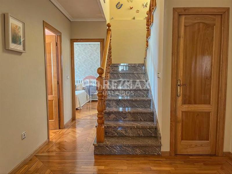 Foto 1d7ec0a9-1949-4d98-b324-0ac8555c77a0. Chalet con riscaldamento parcheggio in Baiona