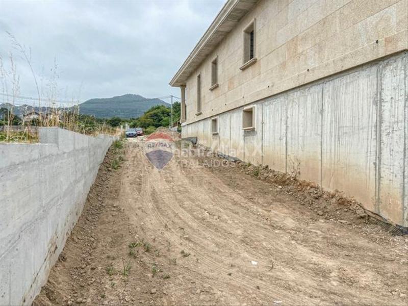 Foto bc3c0ef6-327d-4dc6-b9d8-2b1fe784df57. Chalet  en construcción en Priegue Nigrán