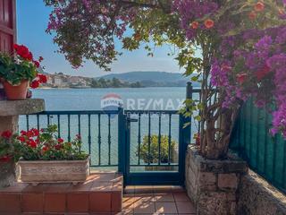 Casa  A rúa. Con acceso directo al mar