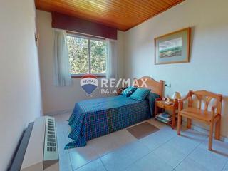 Casa a Fouco 6a. A tan solo 2,6 km. del centro de gondomar ..dos viviendas + jard