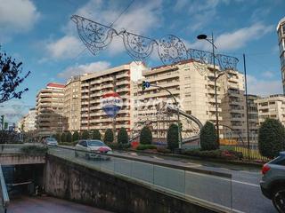 Attique  Rúa de venezuela. A metros del corte ingles ..vistas al mar
