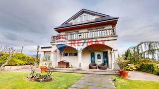 Maison à Camino de la iglesia 39. ...#exclusivo chalet con ascensor+ pista de padel + piscina clim