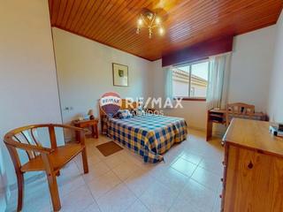 Casa  Fouco. A tan solo 2,6 km. del centro de gondomar ..dos viviendas + jard