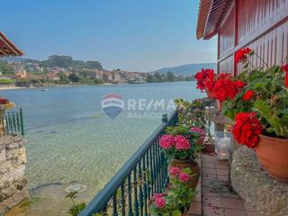 Casa  A rúa. Con bajada directa al mar