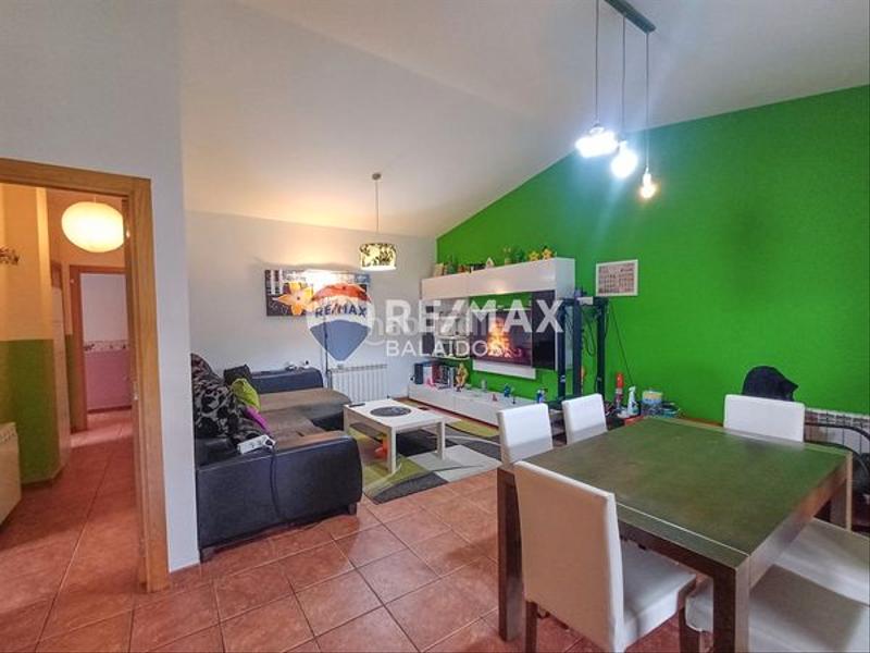 Foto 20c84798-41c8-476b-8c76-d7c346fcfbf7. Chalet para entrar a vivir..jardín y piscina en Ponteareas