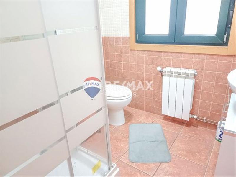 Foto 514187be-6cb8-4e9c-96b7-2698379dc69d. Chalet para entrar a vivir..jardín y piscina en Ponteareas