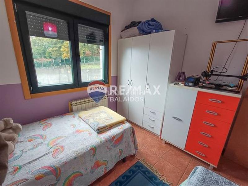 Foto 6ca4855f-1748-45f6-a11d-95a0a9bca0e8. Chalet para entrar a vivir..jardín y piscina en Ponteareas