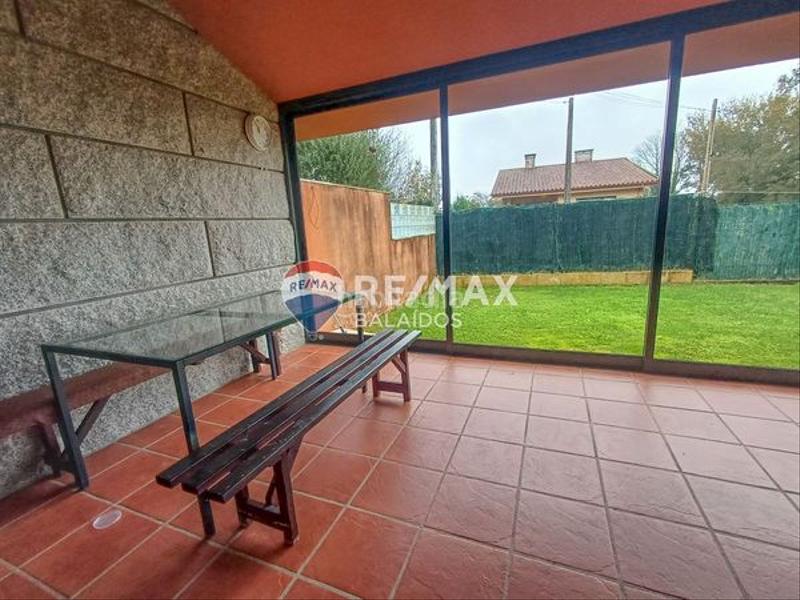 Foto a280043f-5b14-4f93-88f5-ba67222b8282. Chalet para entrar a vivir..jardín y piscina en Ponteareas