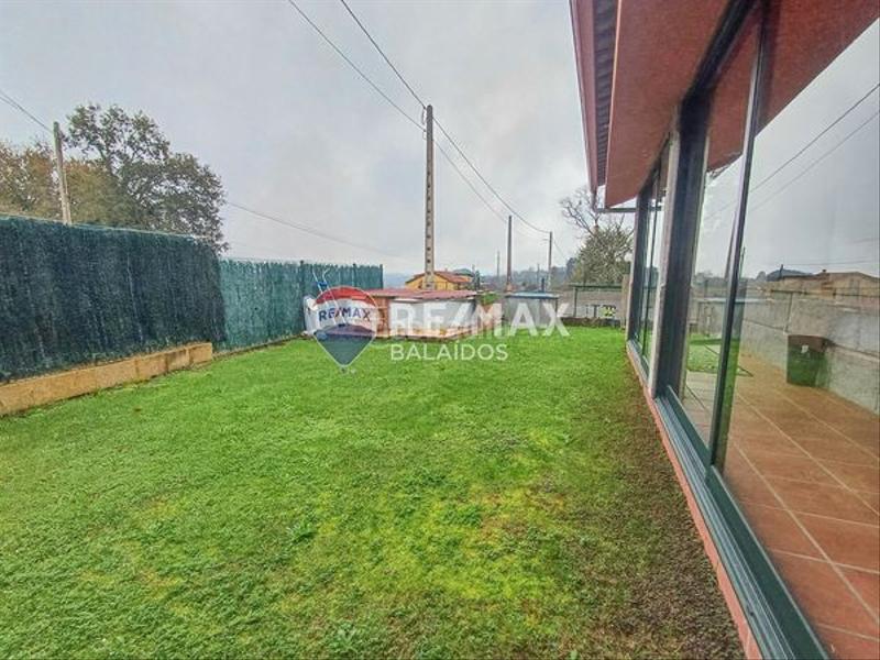 Foto aac62590-8600-4791-8eae-02e3f82acd0f. Chalet para entrar a vivir..jardín y piscina en Ponteareas