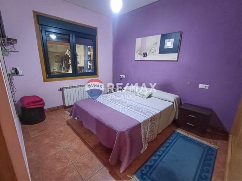 Foto bff3164f-3bdf-4bd4-8332-6547dc62a4eb. Chalet para entrar a vivir..jardín y piscina en Ponteareas
