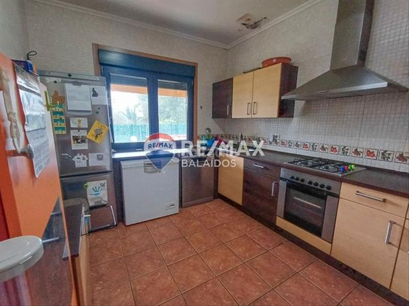 Foto ec6f4e9d-ca42-4687-88b3-790cbc1c9078. Chalet para entrar a vivir..jardín y piscina en Ponteareas