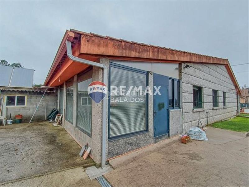 Foto fcb1fcef-3e48-463e-8785-1ca3a171fa89. Chalet para entrar a vivir..jardín y piscina en Ponteareas