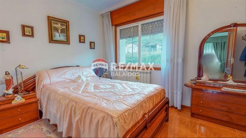 Foto 6027e504-6d37-46ae-b45f-1c46fe4676a4. Casa  con ascensor .. en Ponteareas