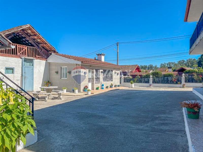 Foto 77cbc8cc-4d20-45be-8d87-0391cb15edda. Casa  con ascensor .. en Ponteareas