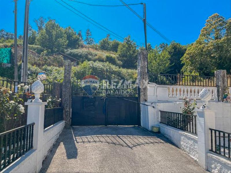 Foto c32e568f-7c46-423c-9f9d-b24d0cd10c7b. Casa  con ascensor .. en Ponteareas