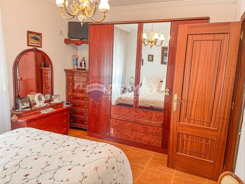 Foto ca5e2e5a-a0ab-4403-b78e-e130a974f421. Casa  con ascensor .. en Ponteareas