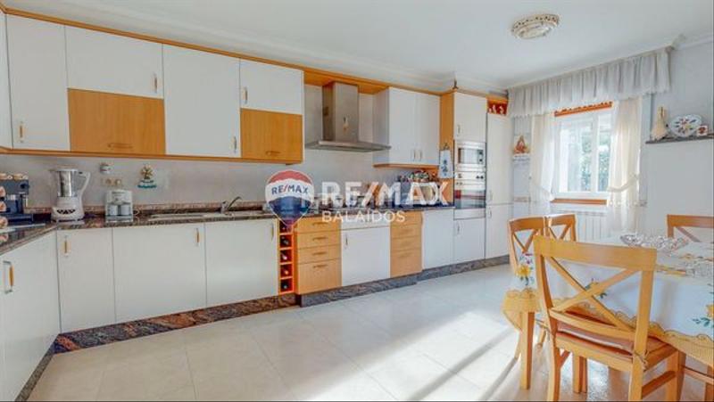 Foto f8851774-3598-4134-9d4c-fb1a895815f6. Casa  con ascensor .. en Ponteareas