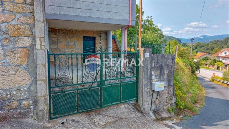 Foto 0869f94a-b032-450f-8c6f-40936f01e428. Casa en Arbo