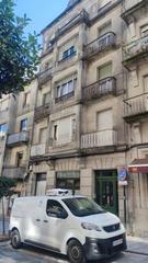 Edificio en Rúa Hernán Cortés