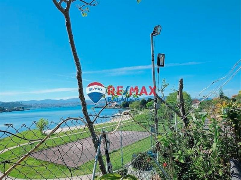 Foto f8f07151-6e05-4046-b552-a031ab7203e5. Casa  con varias viviendas independientes..frente al mar en Moaña