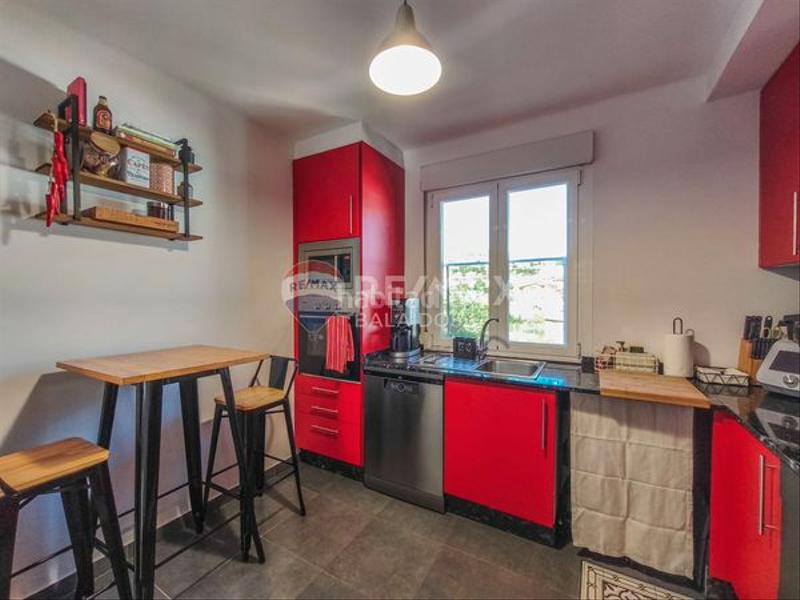 Foto a86d4305-2f1e-4516-8bd5-955774b24ff4. Casa con varios apartamentos independientes en Valadares - Beade Vigo