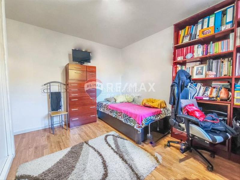 Foto ca218f62-6bcc-49d5-a1dd-a72ca1668edf. Casa con varios apartamentos independientes en Valadares - Beade Vigo