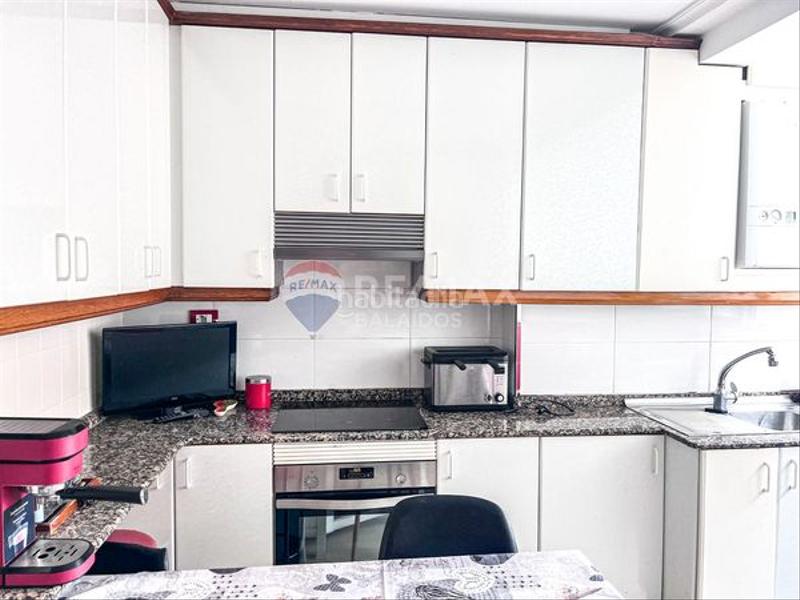 Foto a451be60-f6bb-4a47-a0fd-dd62bc983c72. Piso para entrar a vivir ..todo exterior y muy luminoso en Vigo