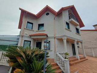 Chalet  Camiño da ameixeira. A metros de la  playa