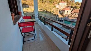 Casa  A abelenda. Muy cerca de la cañiza..dos viviendas..