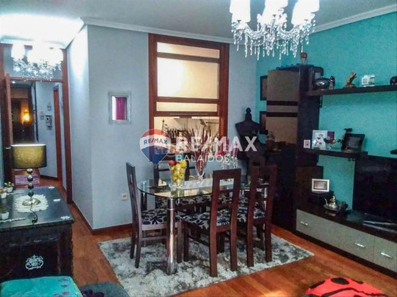 Foto 4cbb22a9-1987-45bd-8ac2-720c249fb8aa. Piso muy cerca del vialia..inmejorable ubicación en Vigo