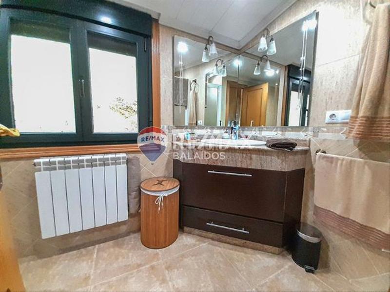 Foto c14ce9a1-2bb8-47f8-ba75-866e44d19263. Casa en barro santa baia 6 totalmente reformada 1º calidades certificado energético "a" en Mondariz